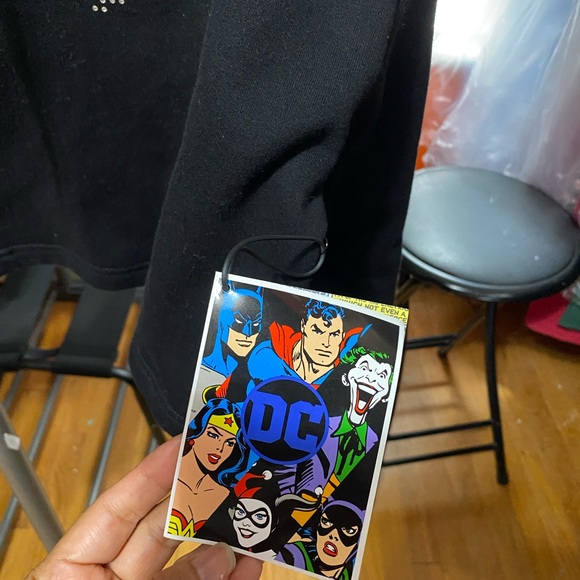 🆕Athletic Pullover - Picture 4 of 6